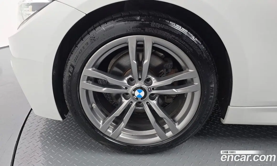 BMW 3 серия 2017 2.0 автомат (гидро), фото 5