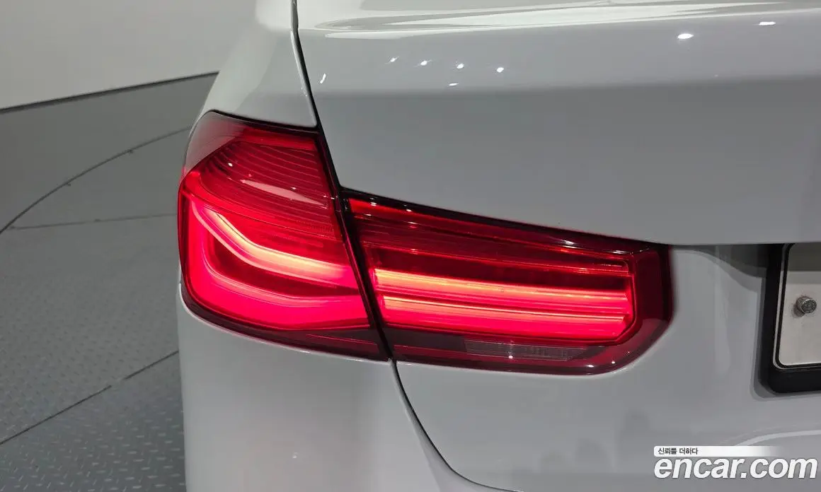 BMW 3 серия 2017 2.0 автомат (гидро), фото 9