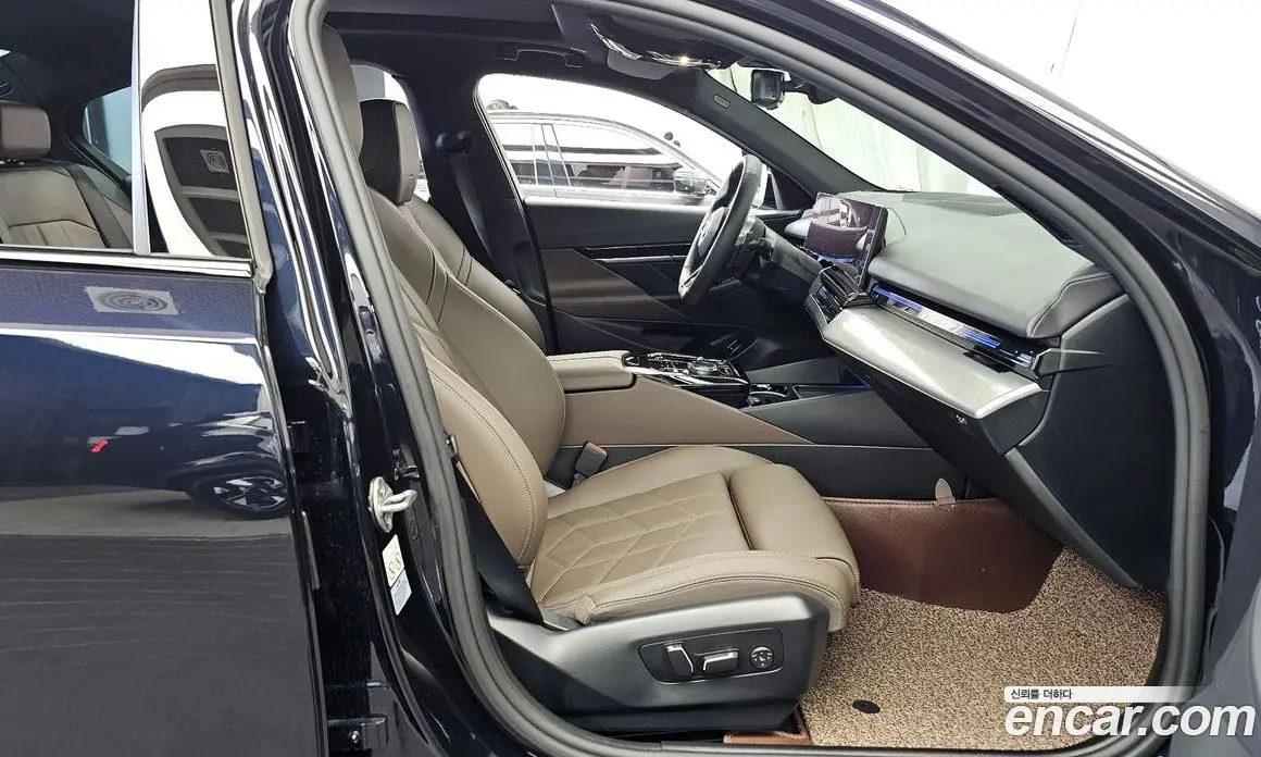 BMW 5 серия 2024 2.0 автомат (гидро), фото 17