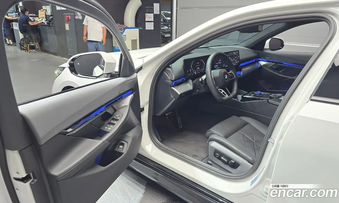 BMW 5 серия 2024 2.0 автомат (гидро), фото 13