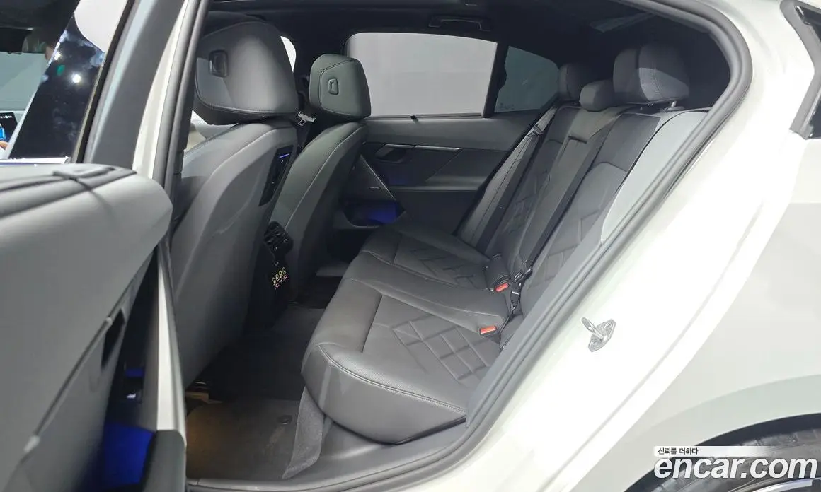 BMW 5 серия 2024 2.0 автомат (гидро), фото 18