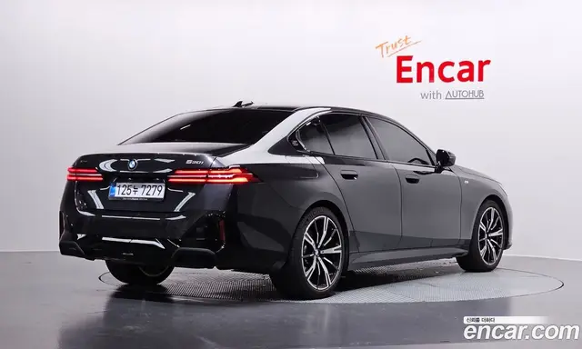 BMW 5 серия, 2025, 8 289 км