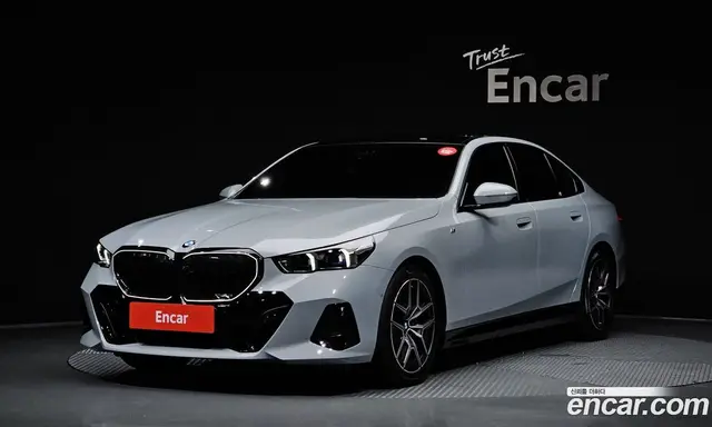 BMW 5 серия, 2025, 5 366 км