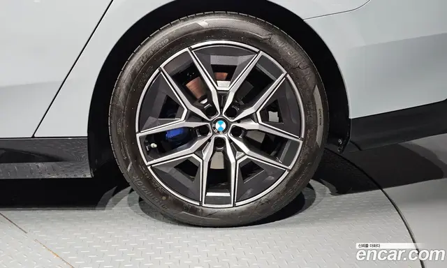 BMW 5 серия 2025 2.0 автомат (гидро), миниатюра 7 BMW 5 серия 2025 2.0 автомат (гидро), миниатюра 7