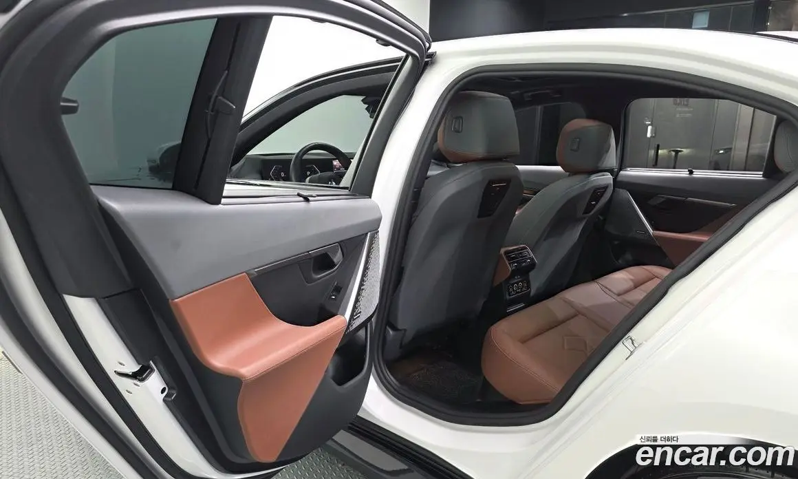 BMW 5 серия 2025 2.0 автомат (гидро), фото 15