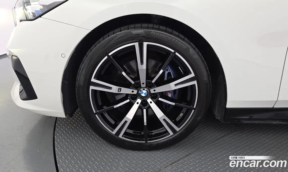 BMW 5 серия 2025 2.0 автомат (гидро), фото 4