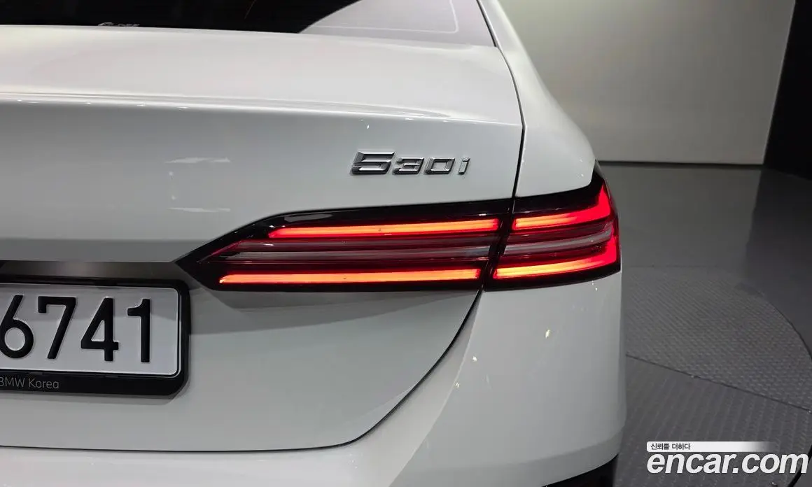 BMW 5 серия 2025 2.0 автомат (гидро), фото 8