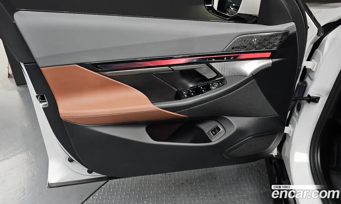 BMW 5 серия 2025 2.0 автомат (гидро), фото 13