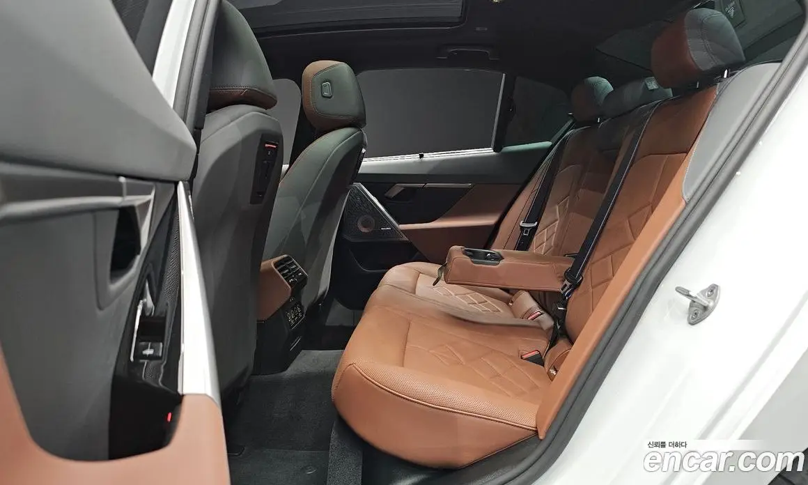 BMW 5 серия 2025 2.0 автомат (гидро), фото 16