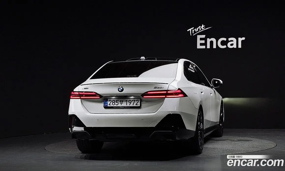 BMW 5 серия 2025 2.0 автомат (гидро), фото 3