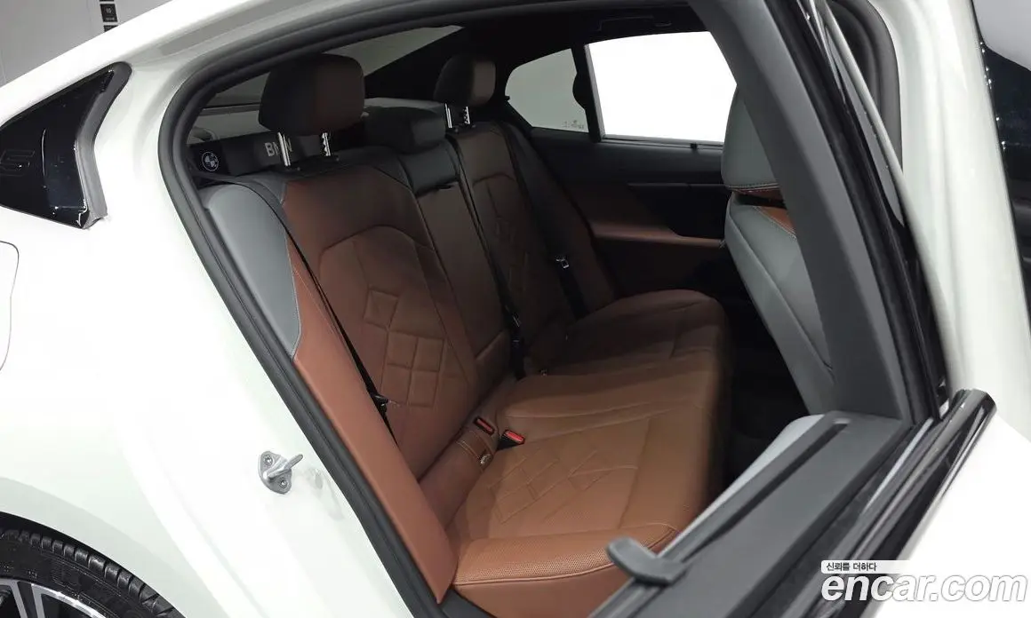 BMW 5 серия 2025 2.0 автомат (гидро), фото 16 BMW 5 серия 2025 2.0 автомат (гидро), фото 16