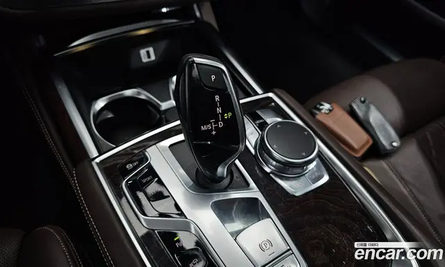 BMW 7 серия 2016 4.4 автомат (гидро), миниатюра 11