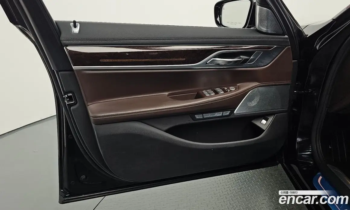 BMW 7 серия 2016 4.4 автомат (гидро), фото 13
