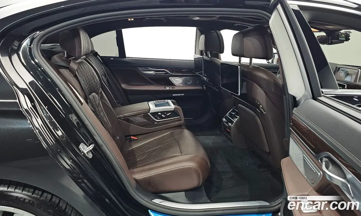 BMW 7 серия 2016 4.4 автомат (гидро), фото 16