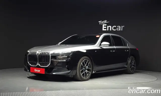 BMW 7 серия, 2023, 38 022 км