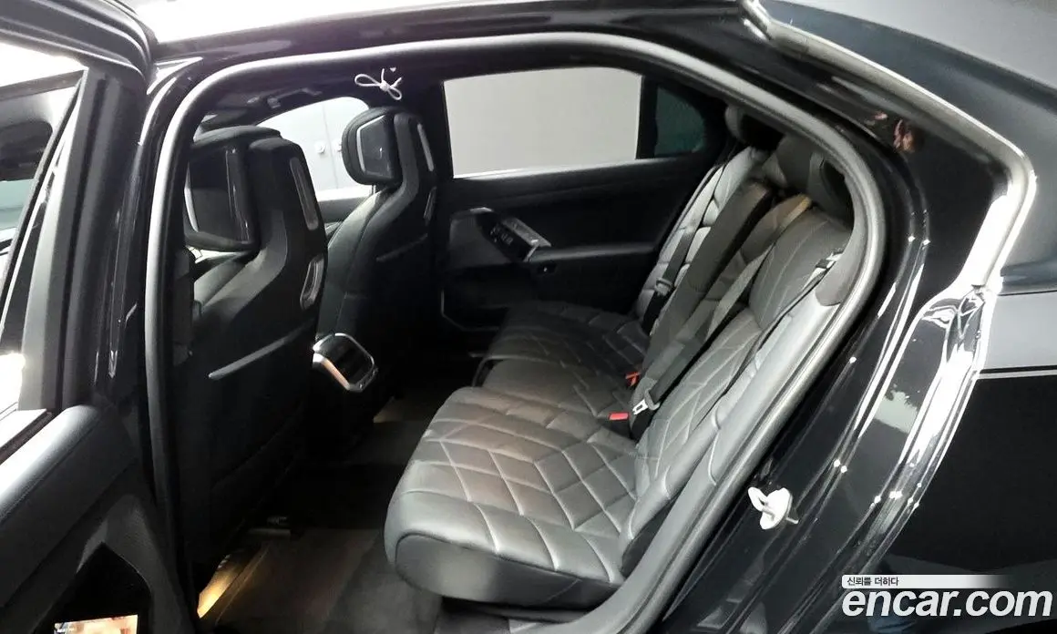 BMW 7 серия 2023 3.0 автомат (гидро), фото 16
