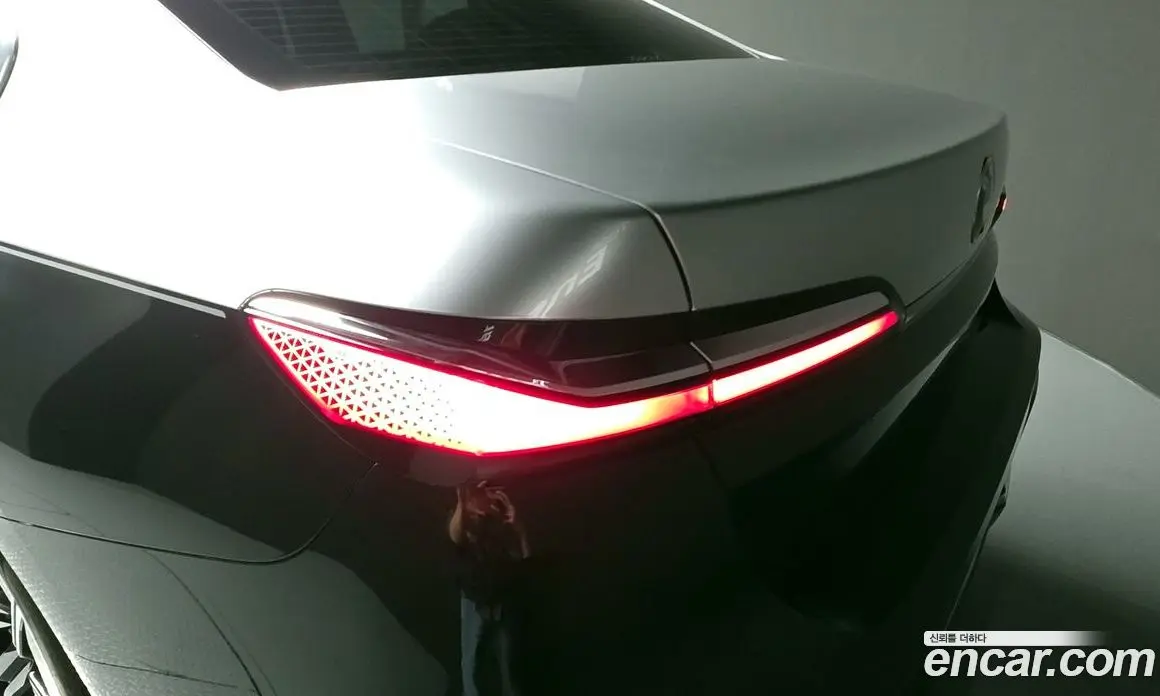 BMW 7 серия 2023 3.0 автомат (гидро), фото 9