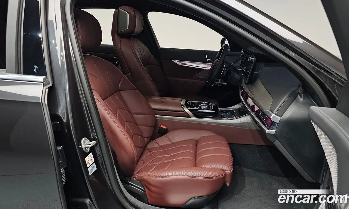 BMW 7 серия 2023 3.0 автомат (гидро), фото 15 BMW 7 серия 2023 3.0 автомат (гидро), фото 15