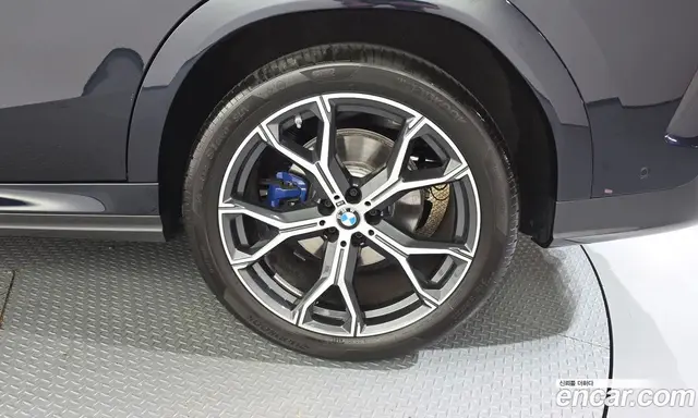 BMW X6 2023 3.0 автомат (гидро), миниатюра 6
