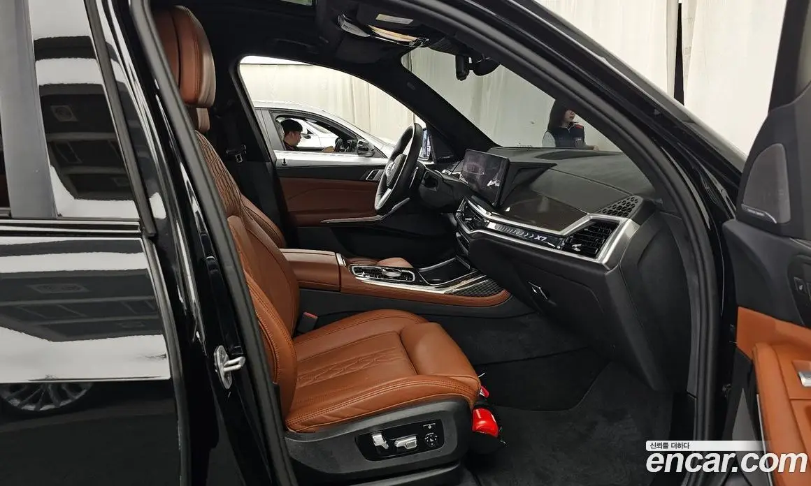 BMW X7 2025 3.0 автомат (гидро), фото 17