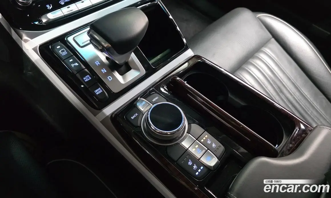 Genesis EQ900 2016 3.3 автомат (гидро), фото 12 Genesis EQ900 2016 3.3 автомат (гидро), фото 12