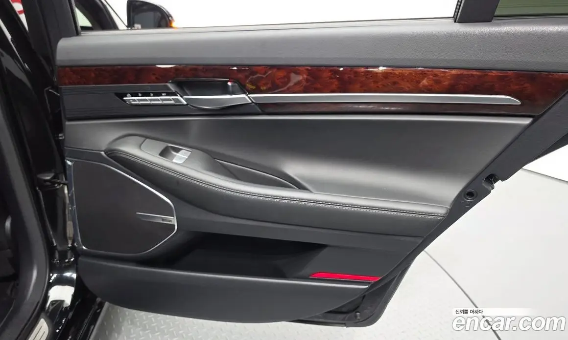 Genesis EQ900 2016 3.3 автомат (гидро), фото 15 Genesis EQ900 2016 3.3 автомат (гидро), фото 15