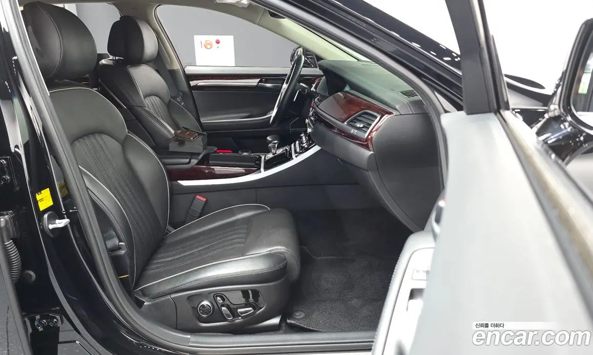 Genesis EQ900 2016 3.3 автомат (гидро), фото 17 Genesis EQ900 2016 3.3 автомат (гидро), фото 17