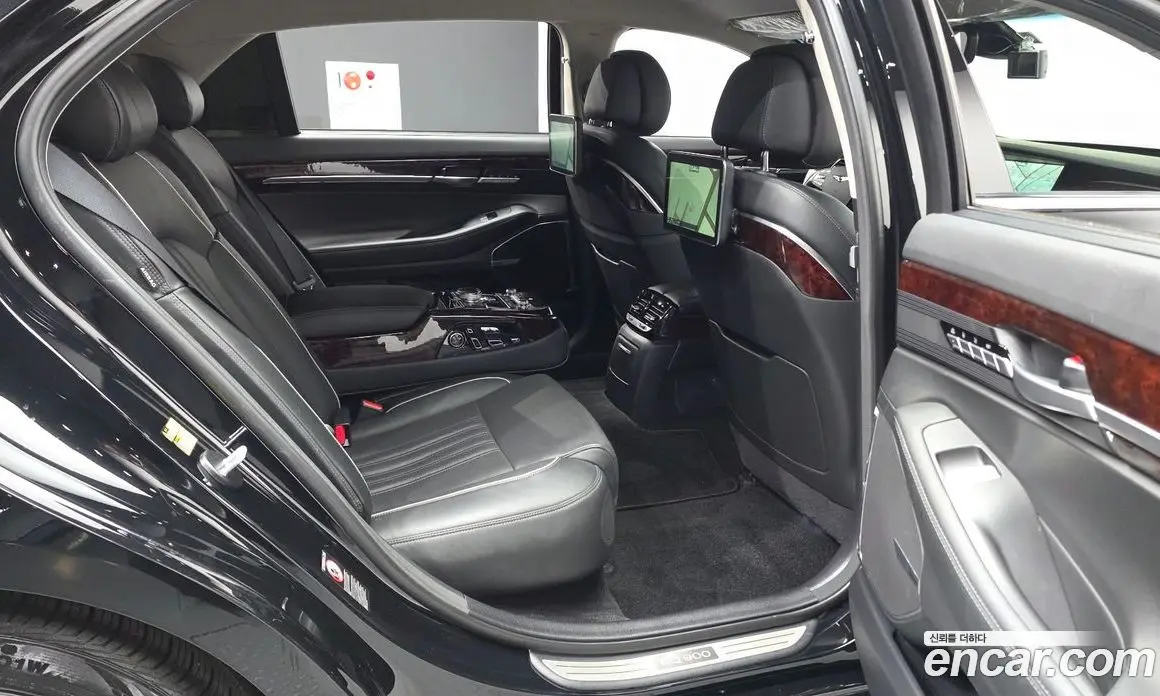 Genesis EQ900 2016 3.3 автомат (гидро), фото 18 Genesis EQ900 2016 3.3 автомат (гидро), фото 18