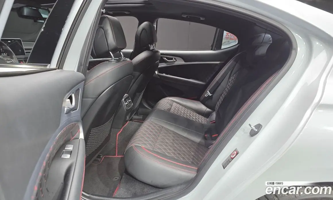 Genesis G70 2018 2.0 автомат (гидро), фото 17 Genesis G70 2018 2.0 автомат (гидро), фото 17