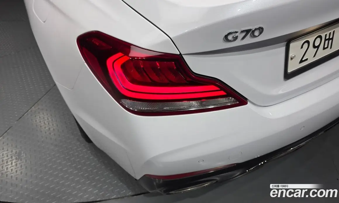 Genesis G70 2018 2.0 автомат (гидро), фото 9 Genesis G70 2018 2.0 автомат (гидро), фото 9