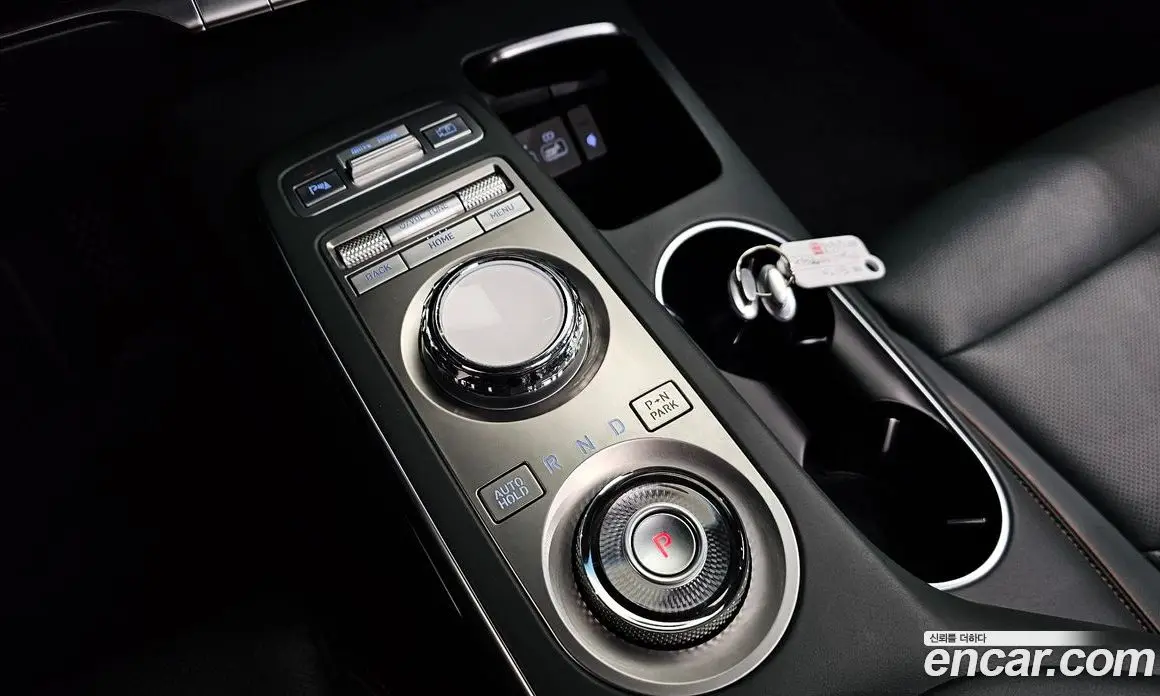 Genesis GV70 2021 2.5 автомат (гидро), фото 12 Genesis GV70 2021 2.5 автомат (гидро), фото 12