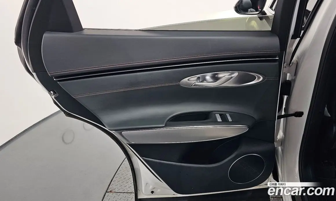 Genesis GV70 2021 2.5 автомат (гидро), фото 15 Genesis GV70 2021 2.5 автомат (гидро), фото 15