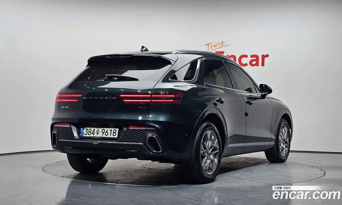 Genesis GV70 2022 2.5 автомат (гидро), фото 1 Genesis GV70 2022 2.5 автомат (гидро), фото 1