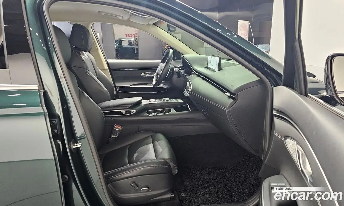 Genesis GV70 2022 2.5 автомат (гидро), фото 15 Genesis GV70 2022 2.5 автомат (гидро), фото 15