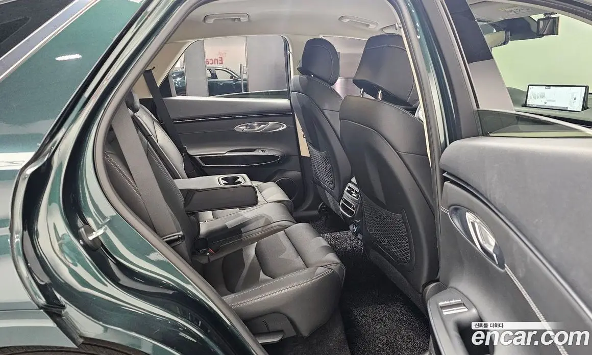 Genesis GV70 2022 2.5 автомат (гидро), фото 16 Genesis GV70 2022 2.5 автомат (гидро), фото 16