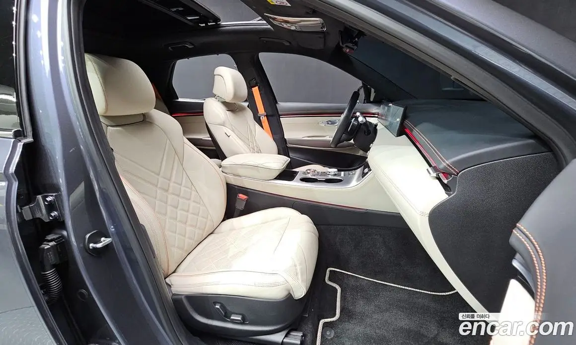 Genesis GV70 2024 2.5 автомат (гидро), фото 16 Genesis GV70 2024 2.5 автомат (гидро), фото 16