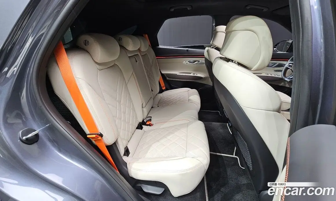 Genesis GV70 2024 2.5 автомат (гидро), фото 17 Genesis GV70 2024 2.5 автомат (гидро), фото 17