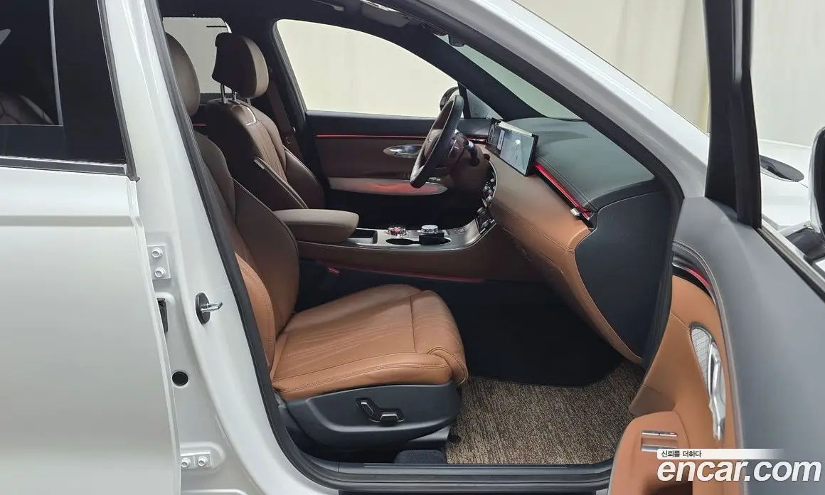 Genesis GV70 2025 2.5 автомат (гидро), фото 15