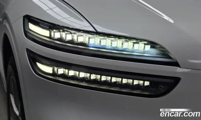 Genesis GV70 2025 2.5 автомат (гидро), миниатюра 7