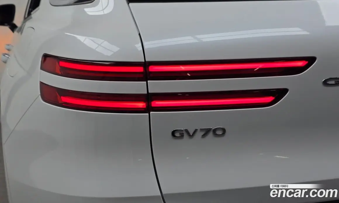 Genesis GV70 2025 2.5 автомат (гидро), фото 8