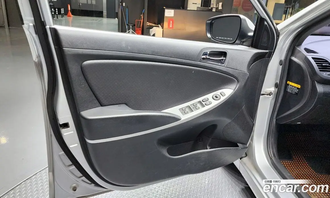 Hyundai Accent 2012 1.4 автомат (гидро), фото 14 Hyundai Accent 2012 1.4 автомат (гидро), фото 14