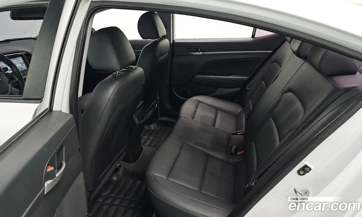 Hyundai Avante 2017 1.6 автомат (гидро), фото 17 Hyundai Avante 2017 1.6 автомат (гидро), фото 17