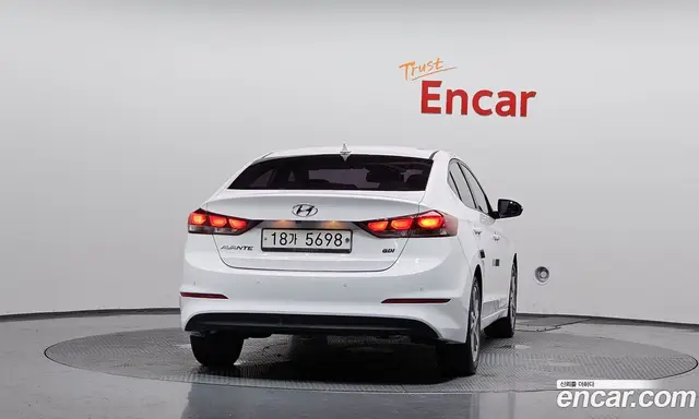 Hyundai Avante 2017 1.6 автомат (гидро), миниатюра 4 Hyundai Avante 2017 1.6 автомат (гидро), миниатюра 4