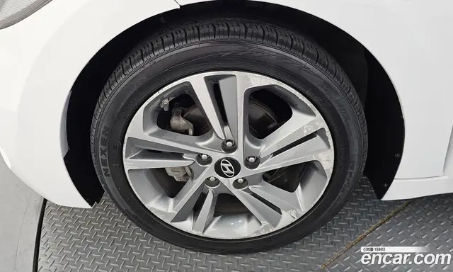 Hyundai Avante 2017 1.6 автомат (гидро), миниатюра 5 Hyundai Avante 2017 1.6 автомат (гидро), миниатюра 5