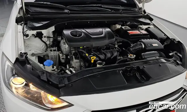 Hyundai Avante 2017 1.6 автомат (гидро), миниатюра 6 Hyundai Avante 2017 1.6 автомат (гидро), миниатюра 6