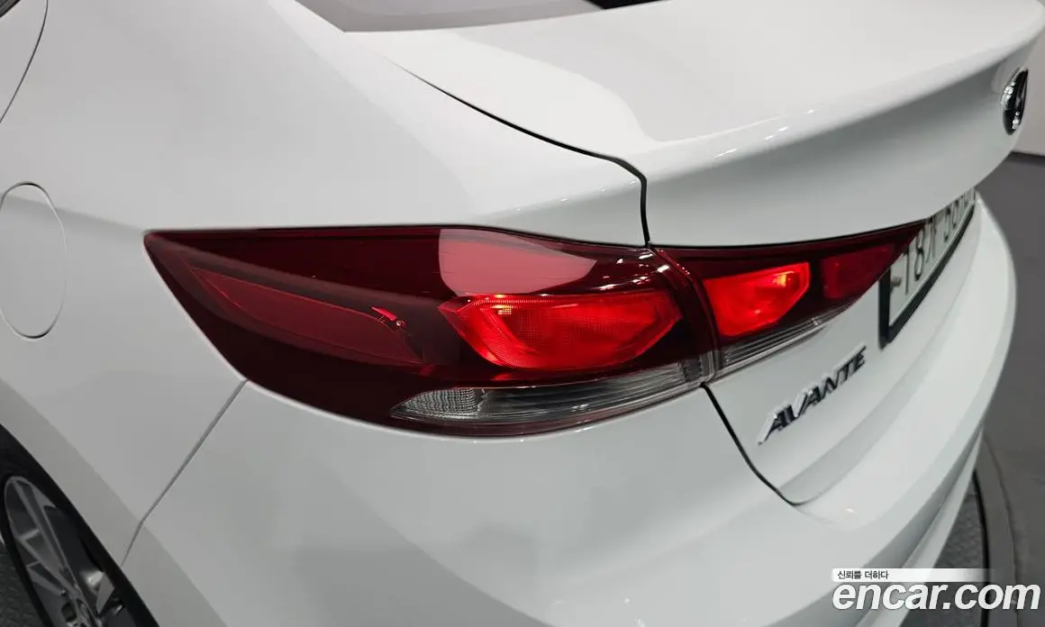 Hyundai Avante 2017 1.6 автомат (гидро), фото 9 Hyundai Avante 2017 1.6 автомат (гидро), фото 9