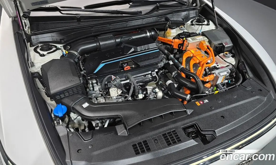 Hyundai Grandeur 2023 1.6 автомат (гидро), фото 6