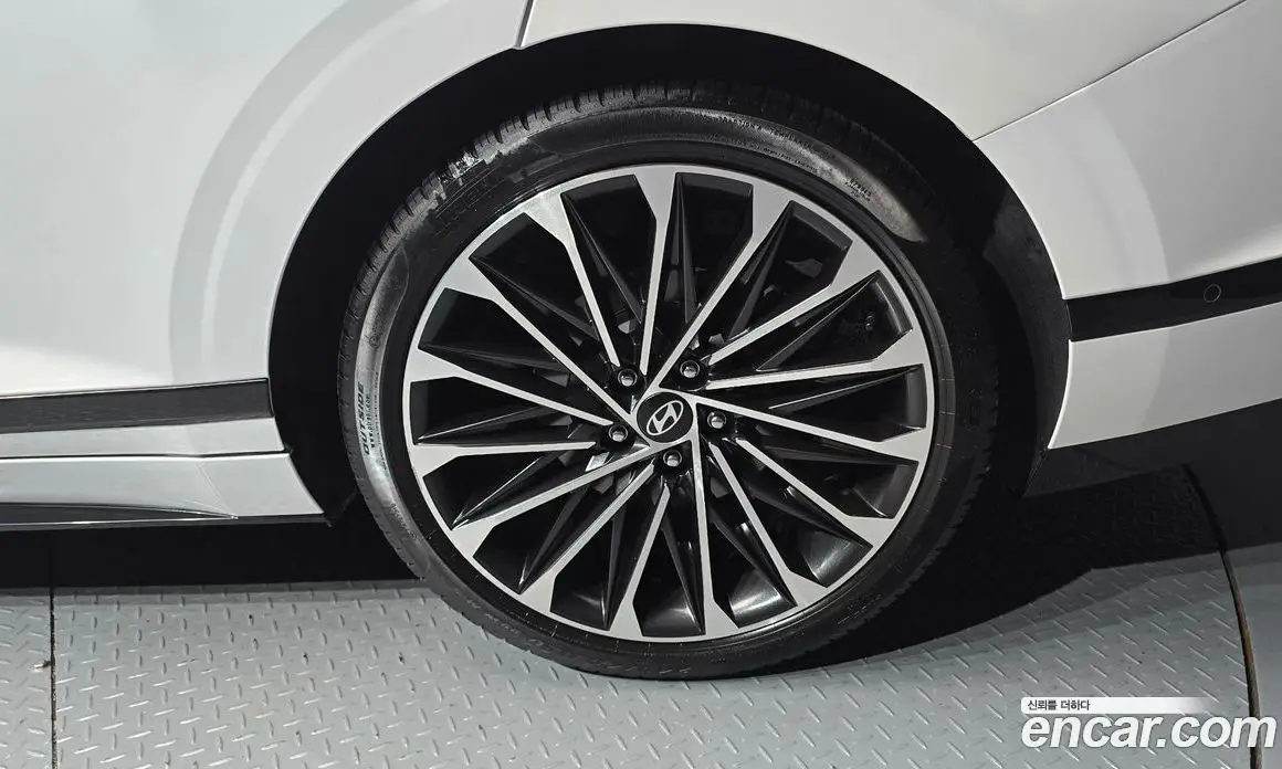 Hyundai Grandeur 2023 1.6 автомат (гидро), фото 7