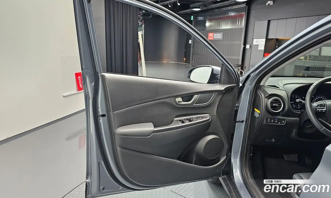 Hyundai Kona 2018 1.6 автомат (гидро), фото 13