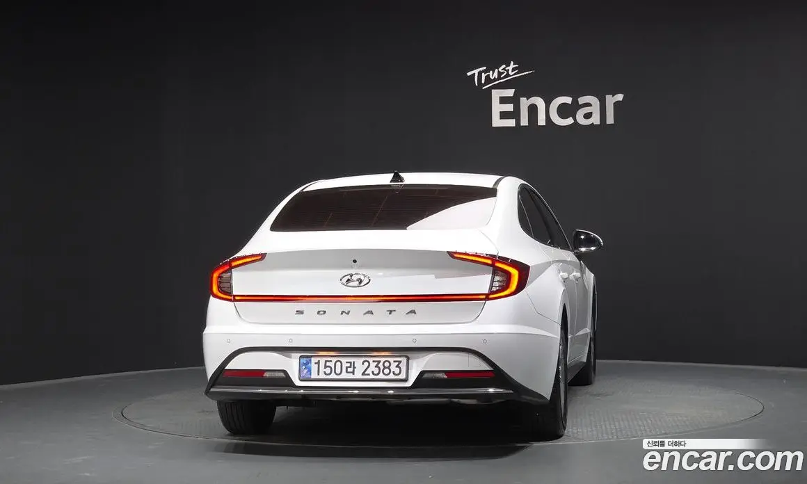 Hyundai Sonata 2022 2.0 автомат (гидро), фото 3
